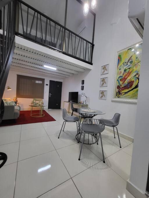 Apartamento #6 Comodo, Tranquilo, Elegante Cerca De La Estacion Del Metro De La Cincuentenario Ciudad de Panamá